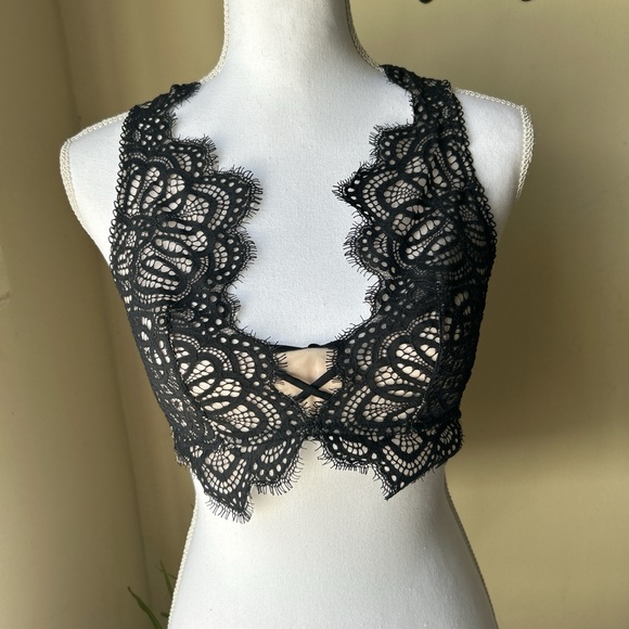 Victoria Secret Black Lace Bra Top - Picture 1 of 2